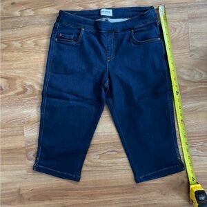 Dark Blue Women's Cropped Jeans